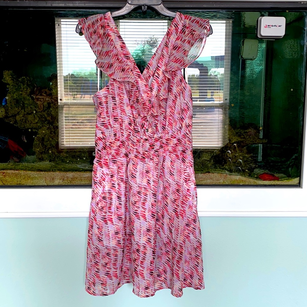 BCBG Ruffle sleeved V neck dress size 6 w/pockets